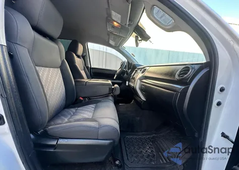 2020 Toyota Tundra Crewmax Sr5 z USA, uszkodzony, nr VIN 5TFDY5F10LX952337